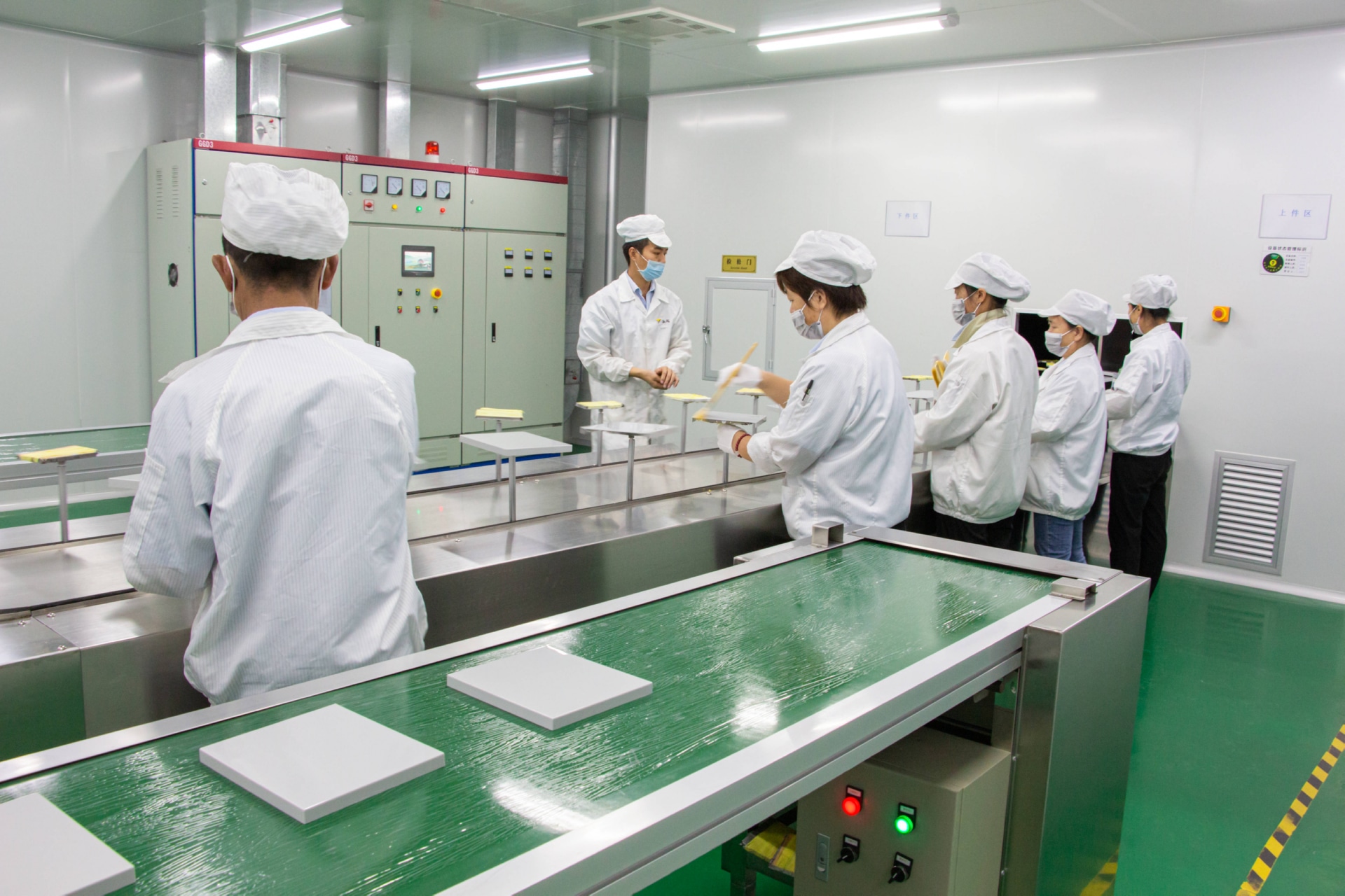 广东永超注塑模具加工厂家喷涂丝印车间实拍图片