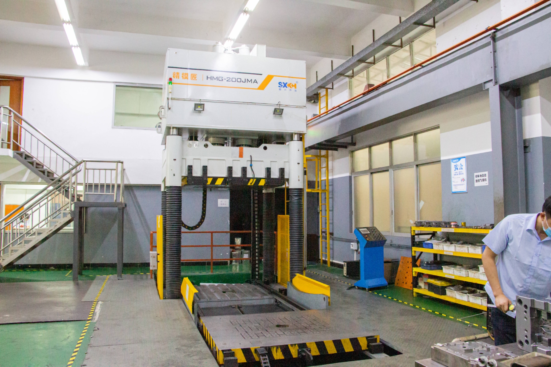 广东永超塑胶模具厂家开模车间实拍图片